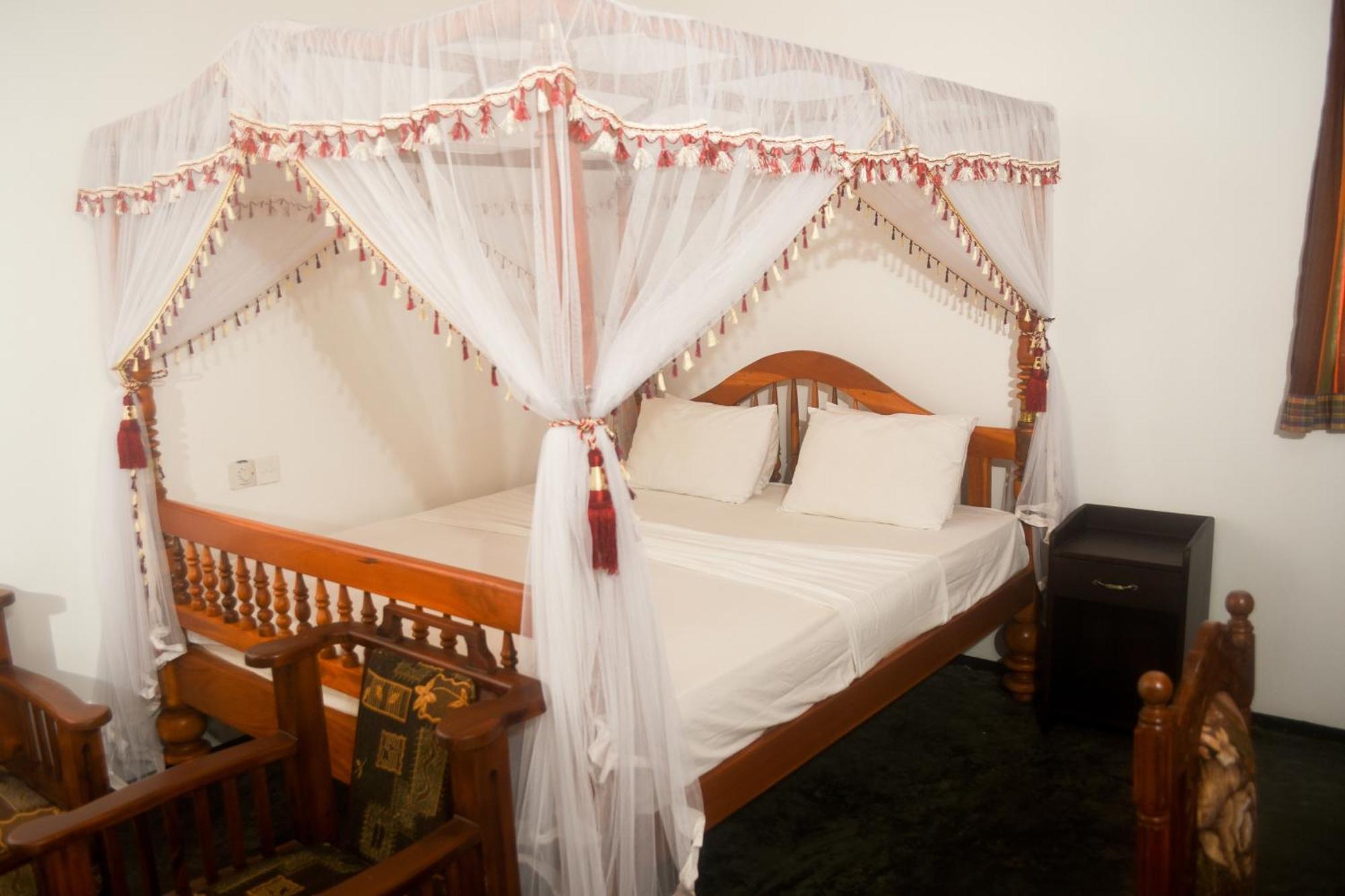 Villa Mihindi Hikkaduwa Buitenkant foto