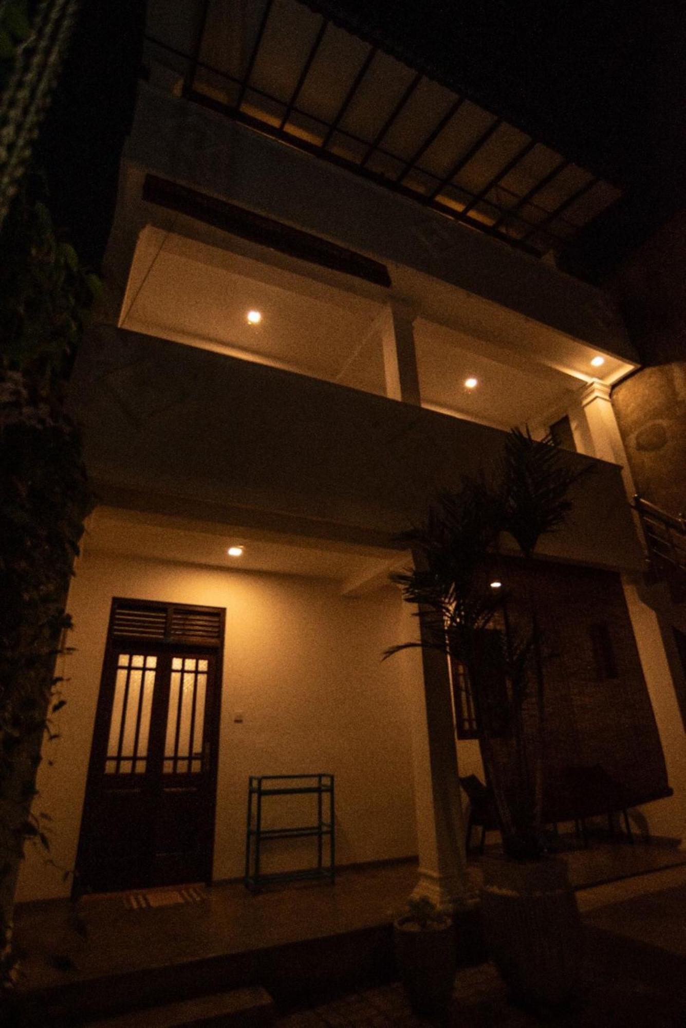 Villa Mihindi Hikkaduwa Buitenkant foto