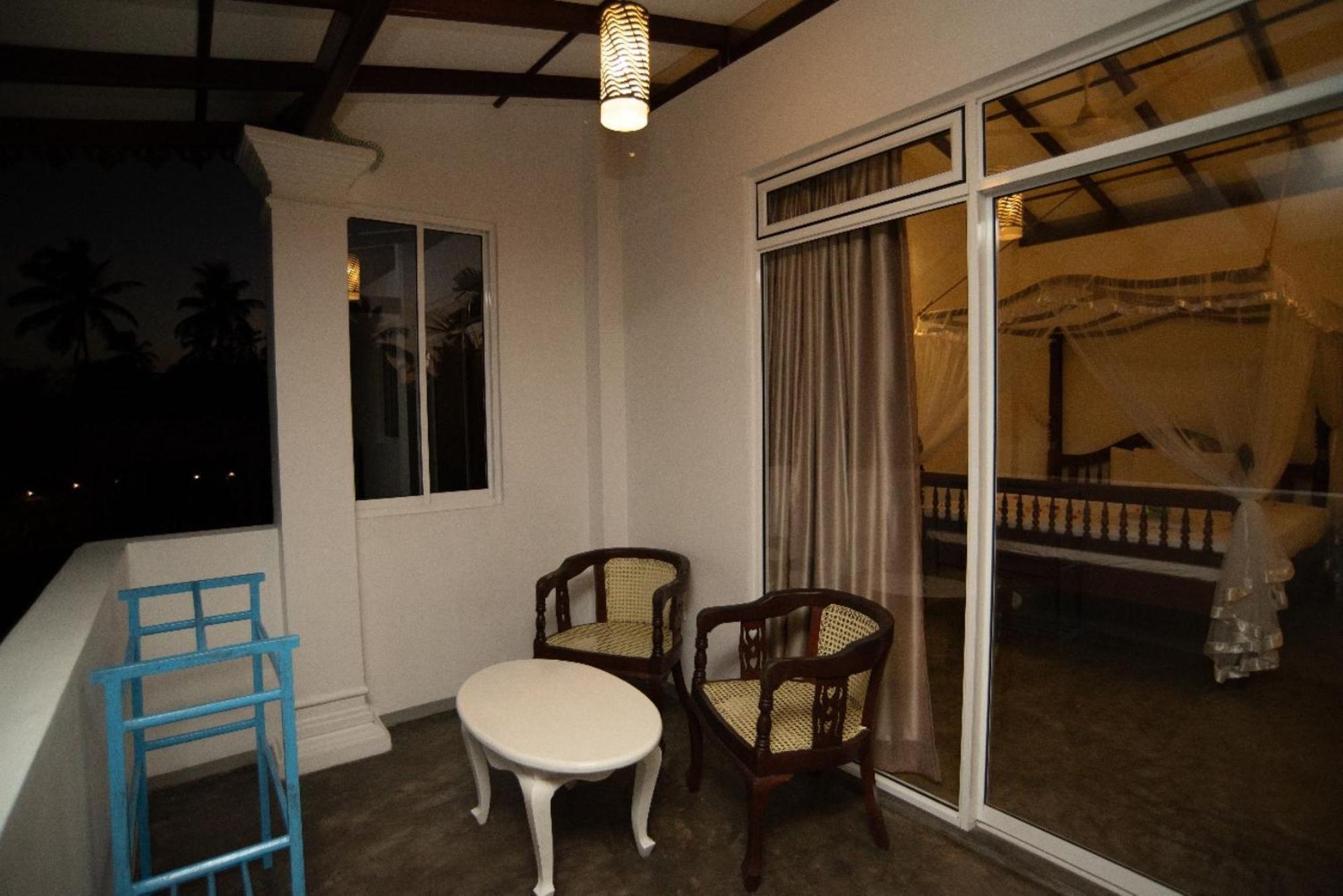 Villa Mihindi Hikkaduwa Buitenkant foto