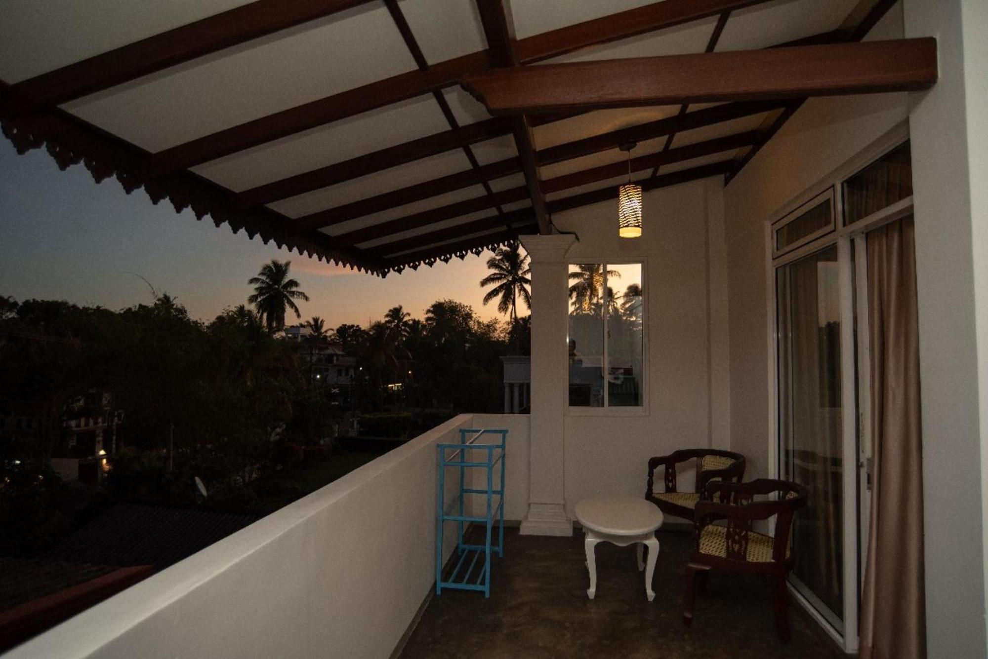 Villa Mihindi Hikkaduwa Buitenkant foto