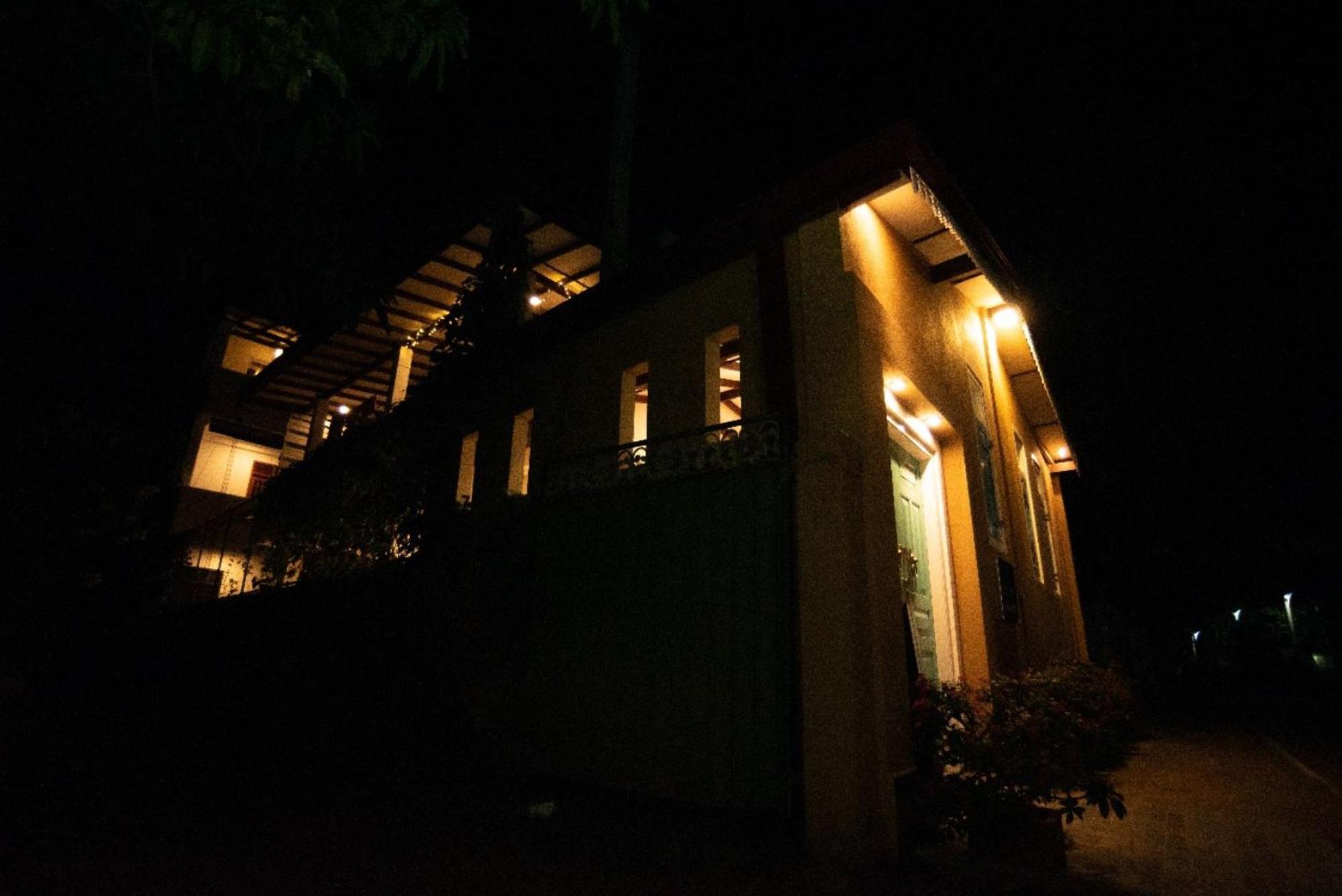 Villa Mihindi Hikkaduwa Buitenkant foto