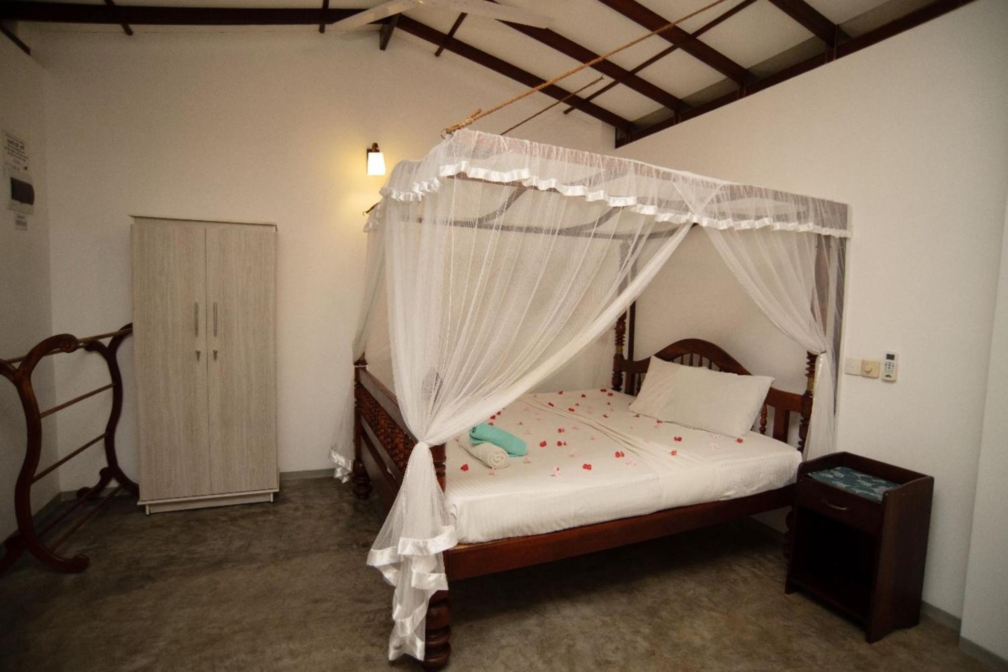 Villa Mihindi Hikkaduwa Buitenkant foto