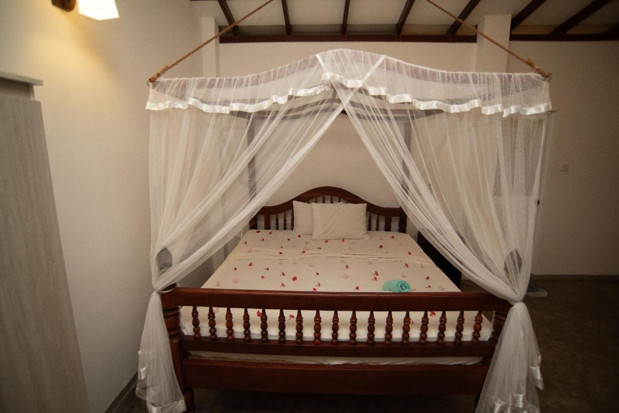 Villa Mihindi Hikkaduwa Buitenkant foto