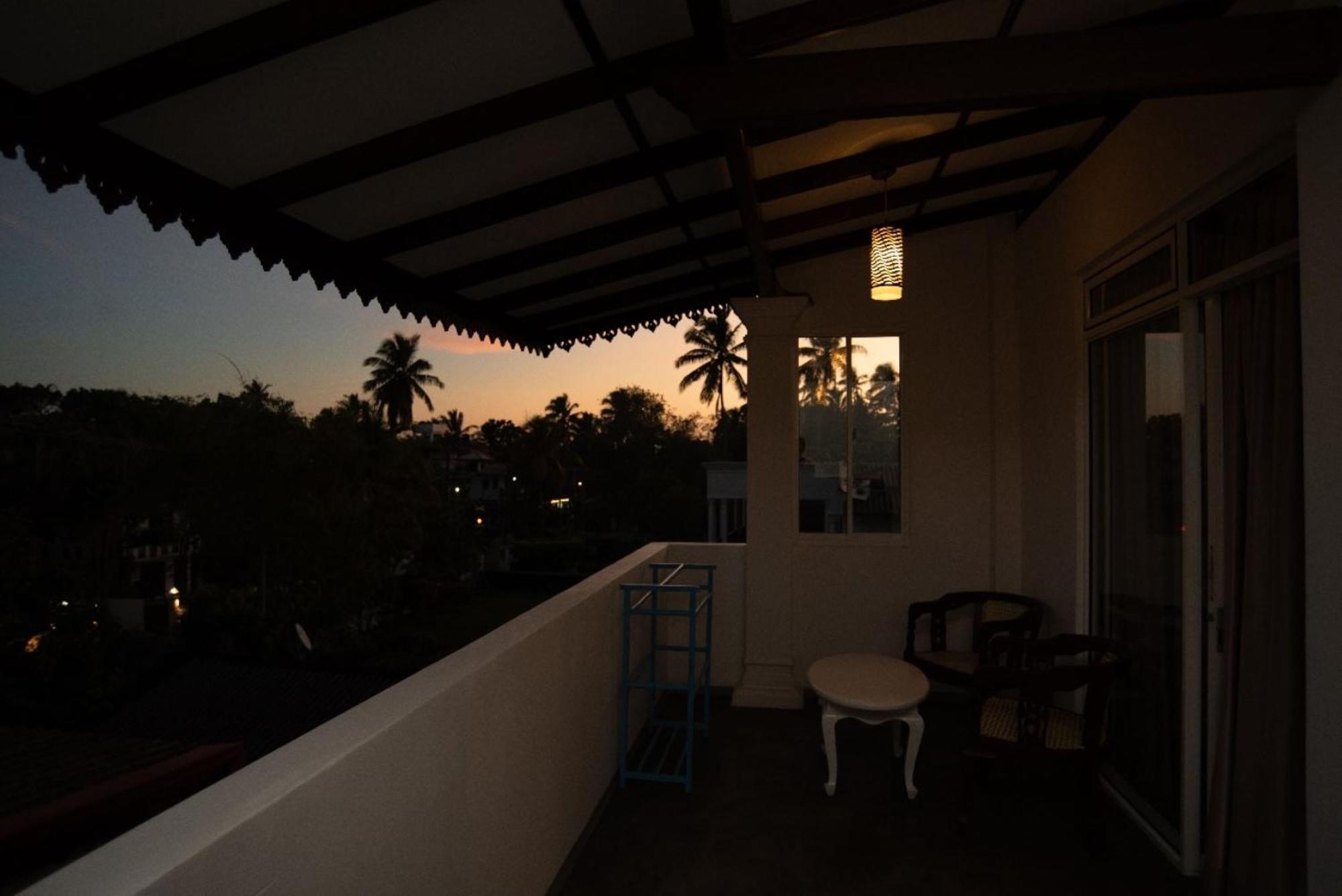Villa Mihindi Hikkaduwa Buitenkant foto