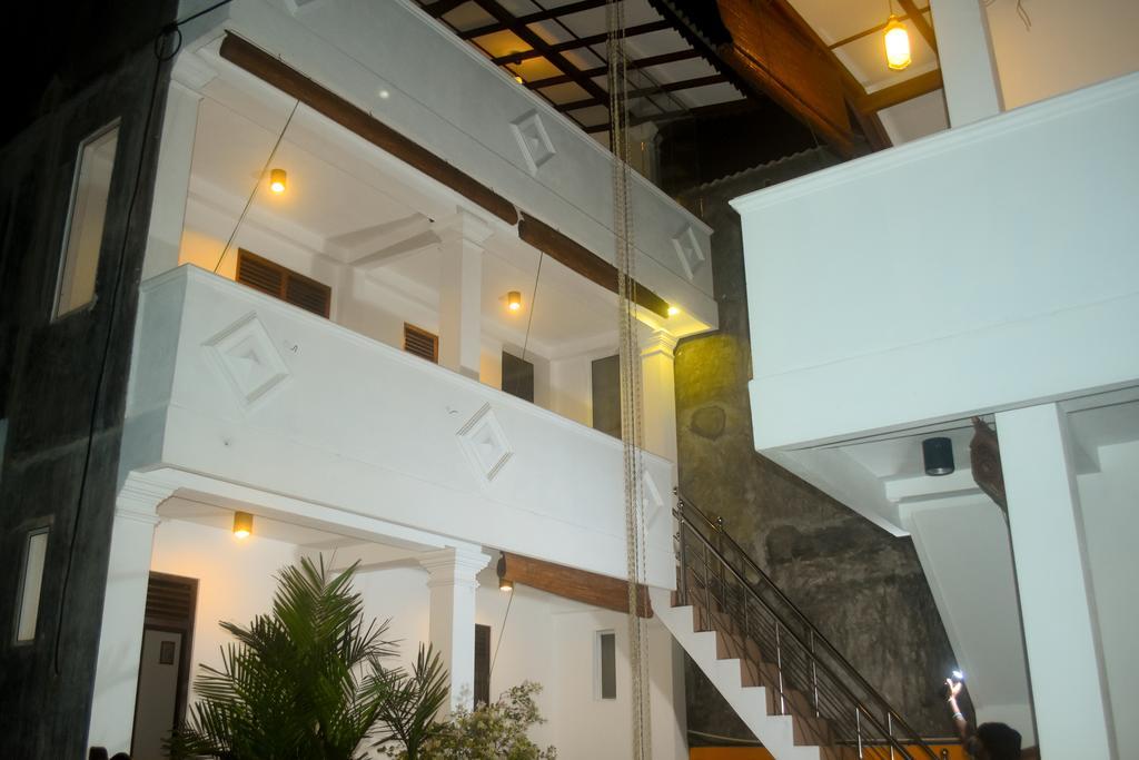 Villa Mihindi Hikkaduwa Buitenkant foto