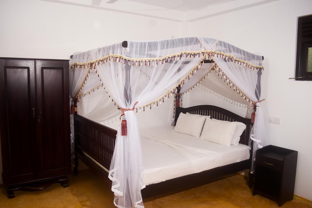 Villa Mihindi Hikkaduwa Buitenkant foto