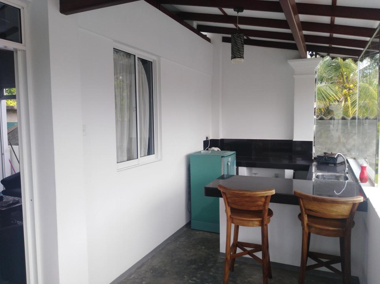 Villa Mihindi Hikkaduwa Buitenkant foto
