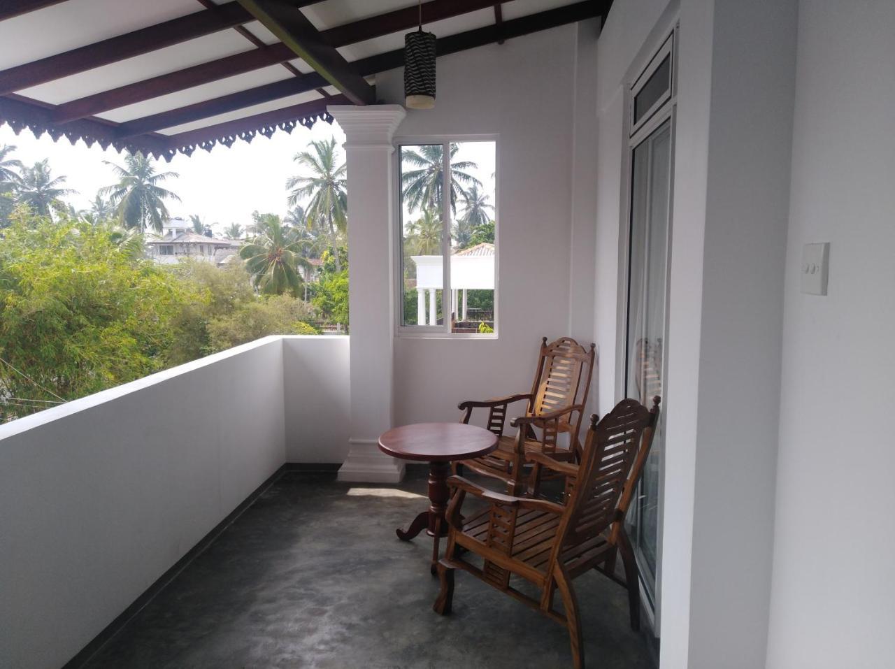 Villa Mihindi Hikkaduwa Buitenkant foto
